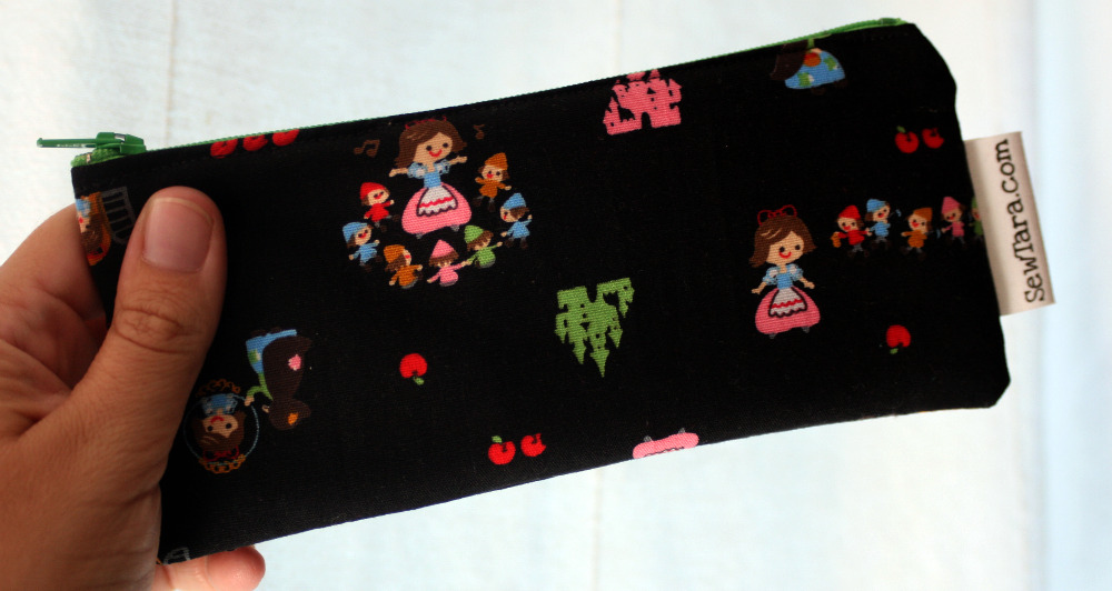 snow white zippered pouch